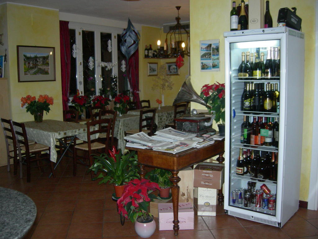 Caffe Del Viaggiatore Valsolda Bagian luar foto