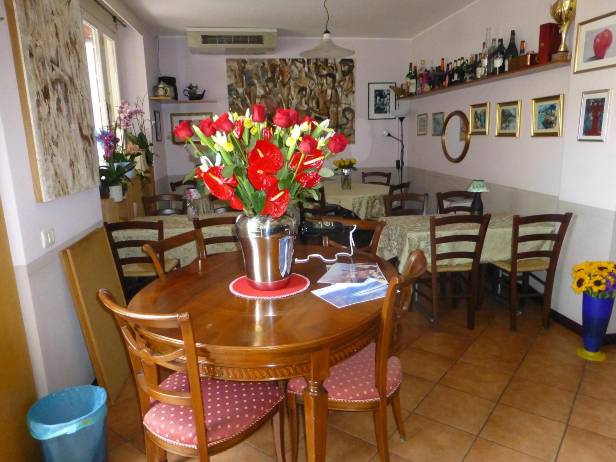 Caffe Del Viaggiatore Valsolda Bagian luar foto