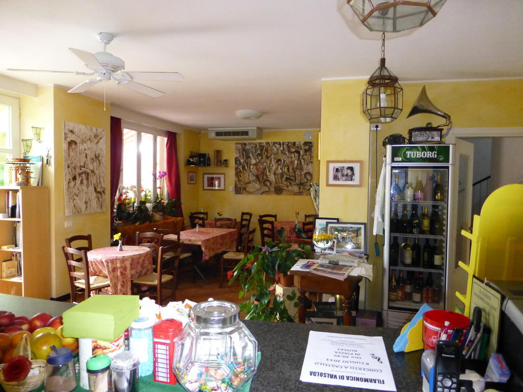 Caffe Del Viaggiatore Valsolda Bagian luar foto