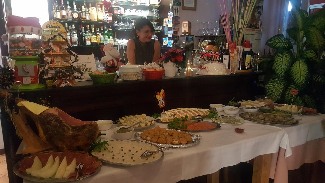Caffe Del Viaggiatore Valsolda Bagian luar foto